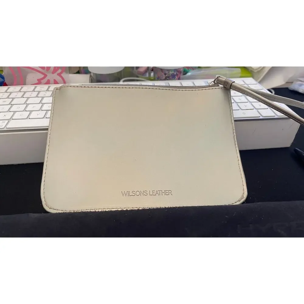 Madison Wristlet - Silver 8.25